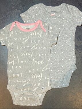 Carter’s Gerber 0-3M Bodysuit Set Gray Polka Dot Love Print Baby Girl 2 Pack